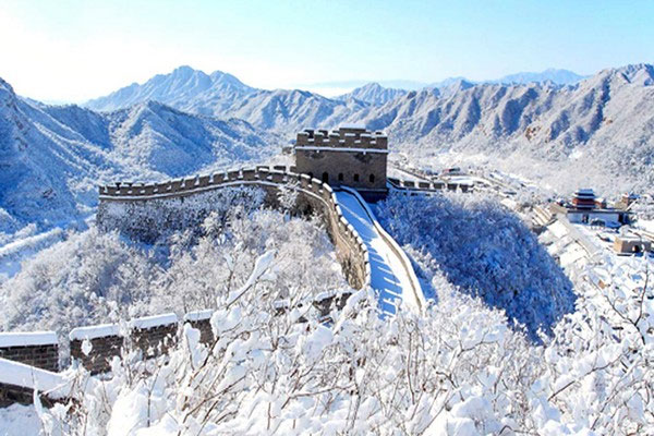 Vạn Lý Trường Thành (Great Wall) đoạn Badaling/Mutianyu – pháo đài đá kéo dài trên sườn núi